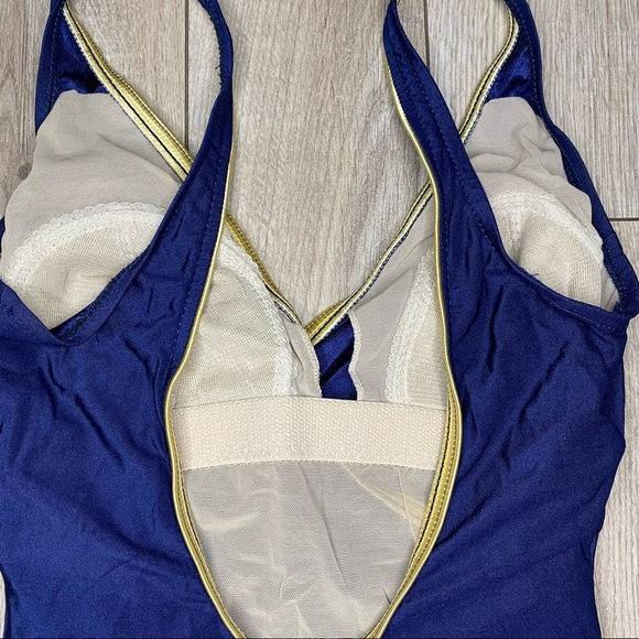 Vintage Blue Swimsuit - Picture 4 of 6